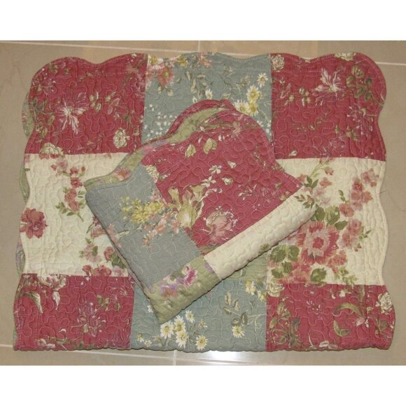 Brylane Home Multi-Color Floral Patchwork Quilted Pillow Shams Set of 2 - Picture 7 of 9